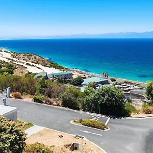 Apartment Bay Views, Simonʼs Town